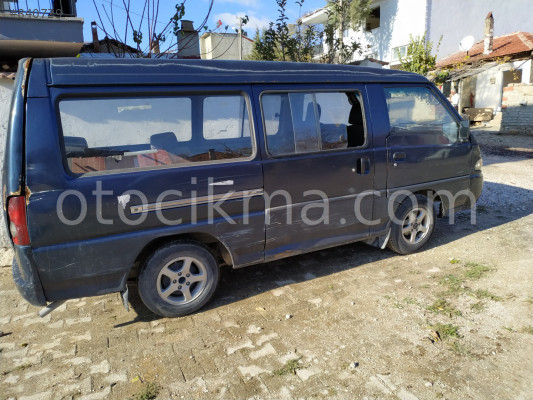 Hyundai h100 sağ ön kapı mevcuttur.