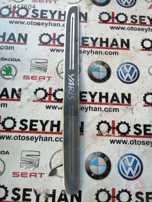 Toyota yaris 2012 sol ön kapı eşiği