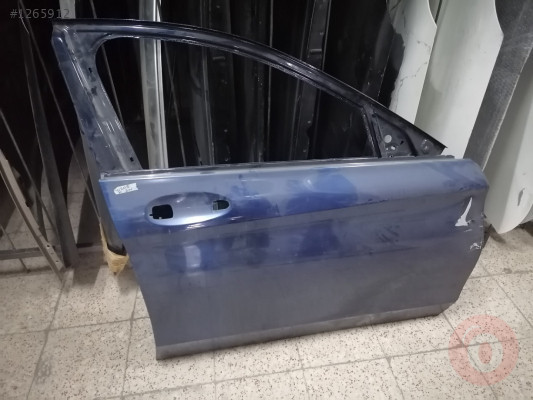 MERCEDES W205 SAĞ ÖN KAPI