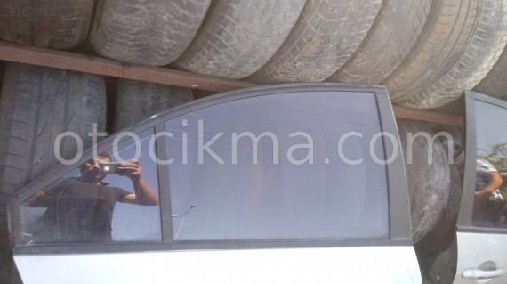 nissan primera sag arka kapı camı