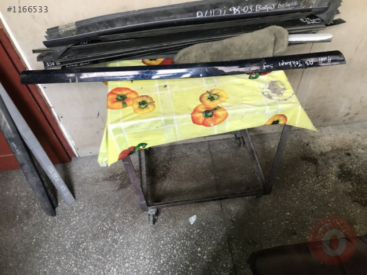 A3 TEK KAPI SAĞ SOL ÜST ÇITA AUDİ ORJİNAL ÇIKMA PARÇA