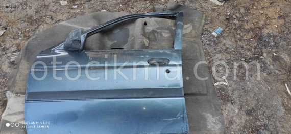 Ford escort sol ön kapı mevcuttur.