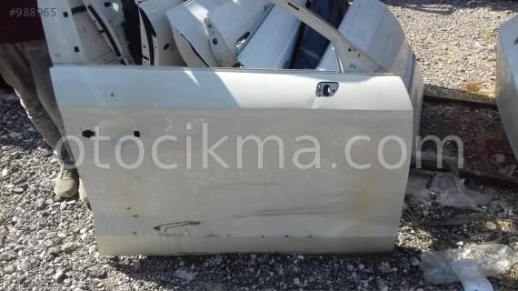 Audi A.3 2015 model sağ on kapı orjinal cikma