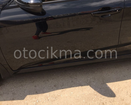2018 HONDA CIVIC ORİJİNAL SAĞ YAN PANEL.