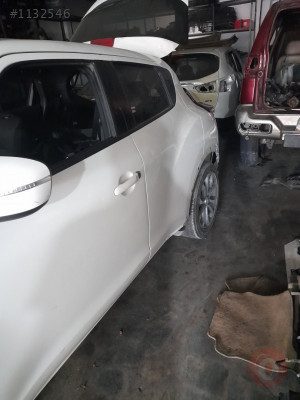 NİSSAN juke hatasız sedefli beyaz kapı