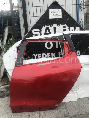 Renault clio 4 çıkma sol arka kapı