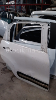 Fiat 500 sağ arka kapı