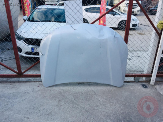 Mitsubishi L200 motor kaputu 2020 model