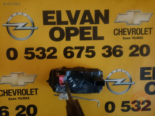 Opel Astra H Çıkma Kapı Kilidi