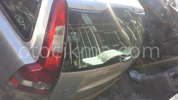 2005 VOLVO V50 ORJİNAL BAGAJ KAPAĞI.