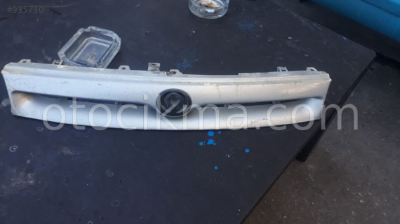 mazda 626 ön panjur çıkma