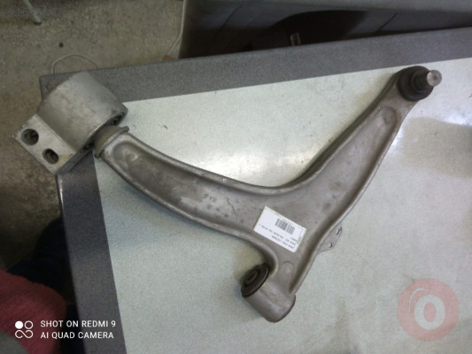 Opel Astra J Sağ Salıncak TABLA