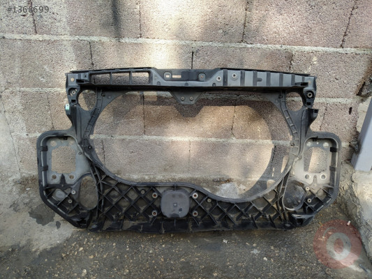 Audi A6 ön panel