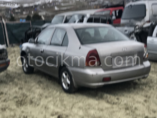 Hyundai accent bagaj kapağı