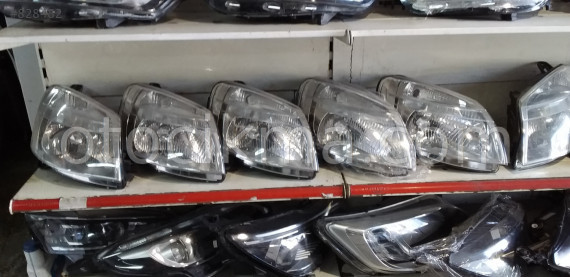 Citreon  berlingo far sağ