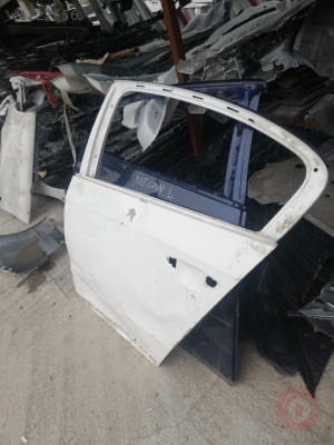 Pasat sol arka kapı