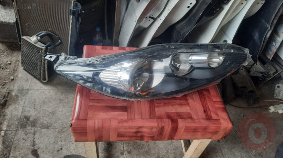 Ford Fiesta Sağ Far 2009