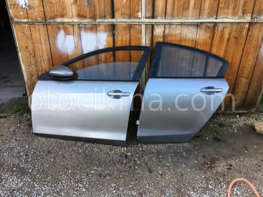 Mazda 3 çıkma sol arka kapı
