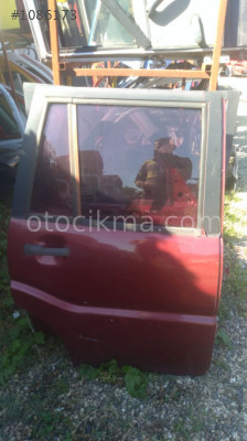 mahindra sağ arka kapı dolu