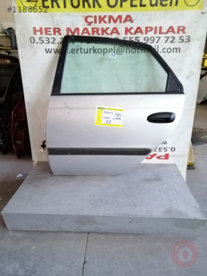 Toyota corona sol arka kapı