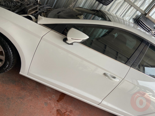 Vw 2017 seat leon hatasız çıkma sol ön kapı