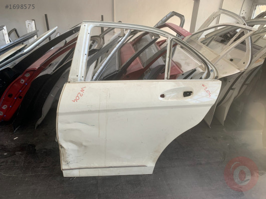 MERCEDES W204 SOL ARKA KAPI