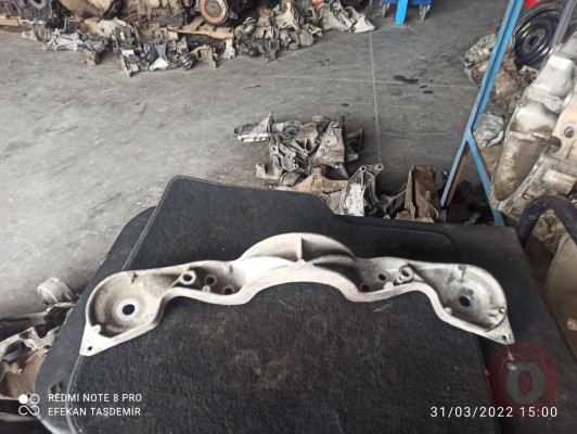 Bmw E46 Şaft Askı Ayağı Çıkma Orjinal