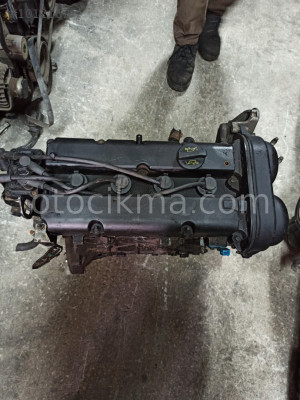 FORD FOCUS 1.4 KOMPLE MOTOR