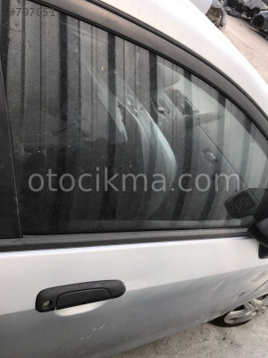 2007 HONDA CITY  ÇIKMA SAĞ ÖN KAPI MEVCUTTUR.