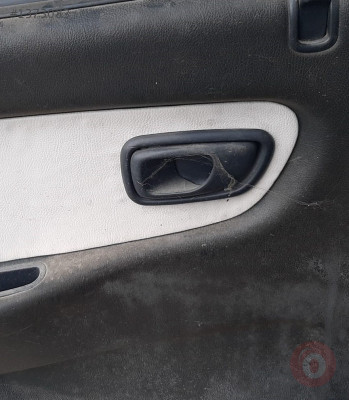hyundai excel çıkma sol arka kapı kolu iç