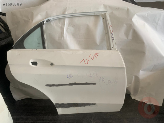 MERCEDES W212 SAĞ ARKA KAPI