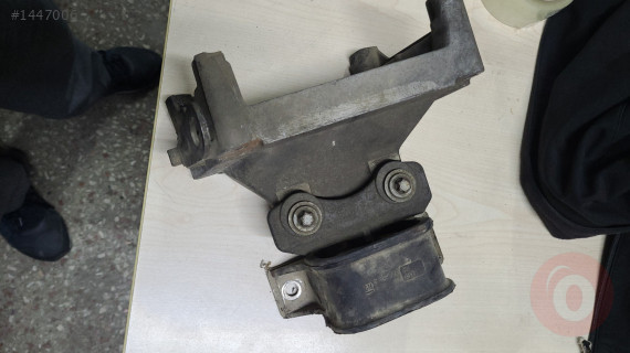 Opel Corsa C Combo C Sağ motor kulağı