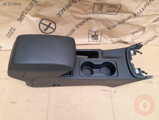 SEAT LEON 13-20 ORTA KONSOL 5F0863243 VS9