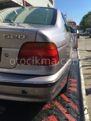 BMW 520İ ARKA SAĞ STOP