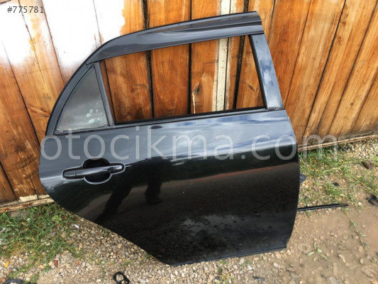 Totoyota corolla çıkma siyah arka sağ kapı