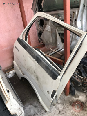 Mazda E2200 sol kapı