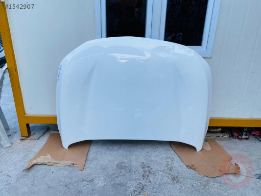 Nissan navara motor kaputu (hasarlı parça)