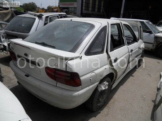 FORD ESCORT ARKA TAMPON ORJİNAL ÇIKMA HATCBACK