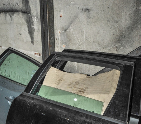 VOLVO V70 ÇIKMA SOL ARKA KAPI CAMI.
