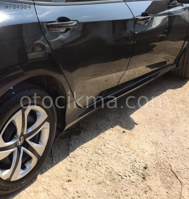 2018 HONDA CIVIC ORİJİNAL SAĞ YAN PANEL.