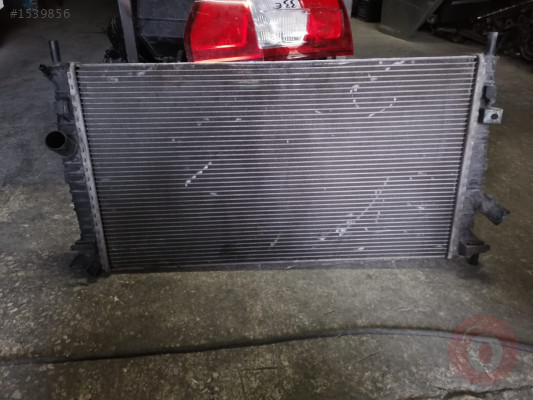 Ford c max su radyatörü