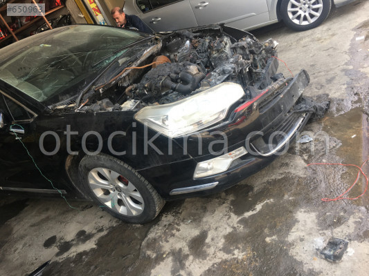Citroen c5 sağ ön çamurluk hatasız