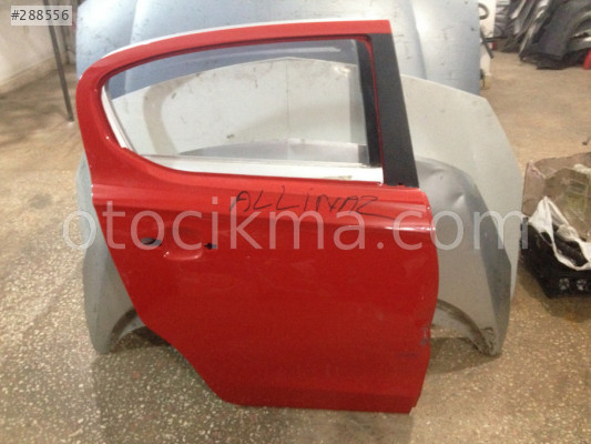 Opel corsa E sağ arka kapı 2015-2020