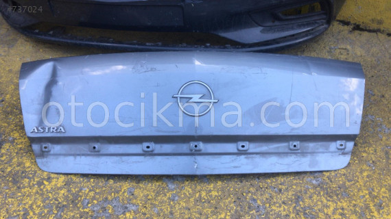 Opel Astra H Bagaj kapağı