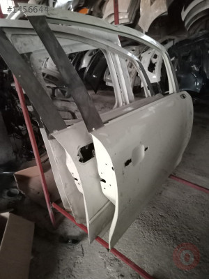 Opel Corsa d sağ ön kapl