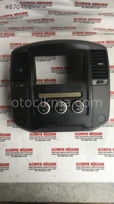 NİSSAN NAVARA D40 TEYP ÇERÇEVESİ