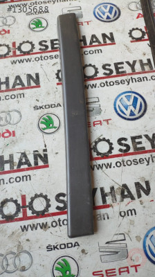 1P0867393 seat leon arka sol kapı iç çıtası