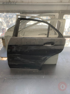 MERCEDES W212 SOL ARKA KAPI