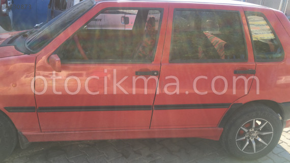 Fiat uno sol ön kapı