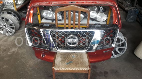 çıkma nissan navara ön panjur